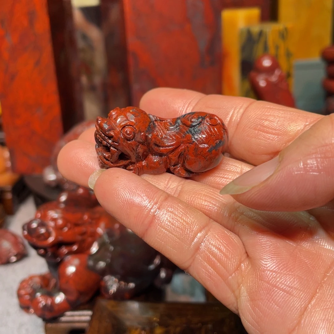 石材桂林鸡血摆件