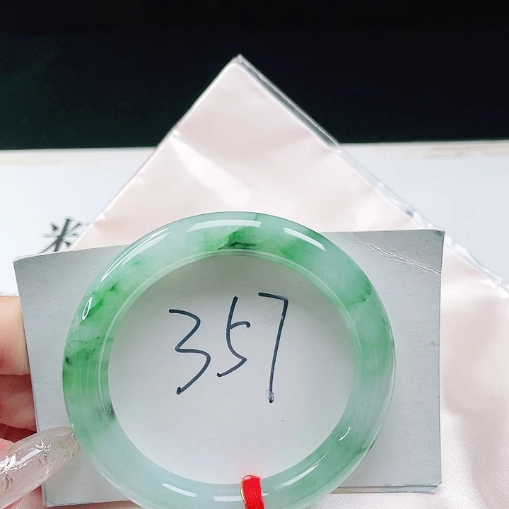 翡翠未镶嵌手镯（圆镯）缅甸翡翠52+