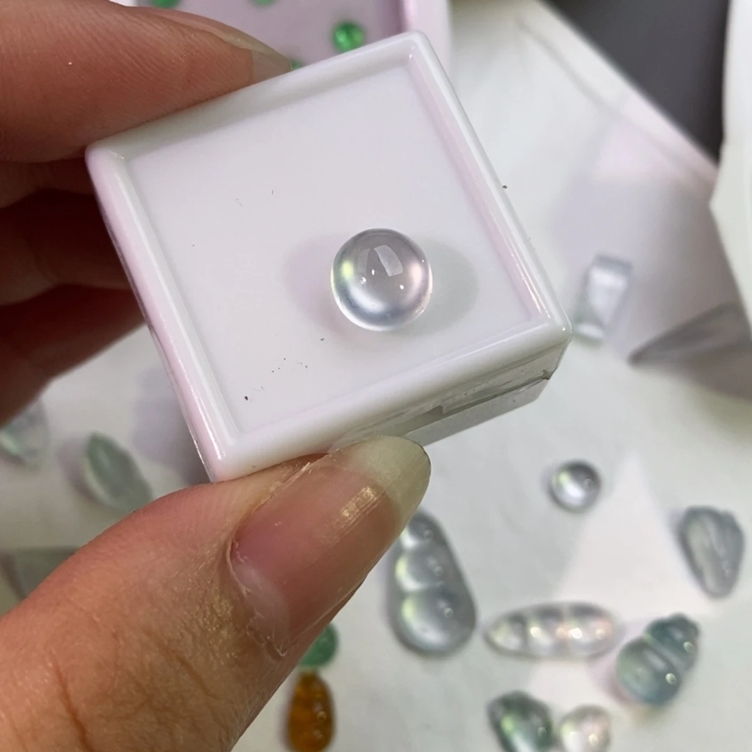 翡翠未镶嵌挂件蛋面