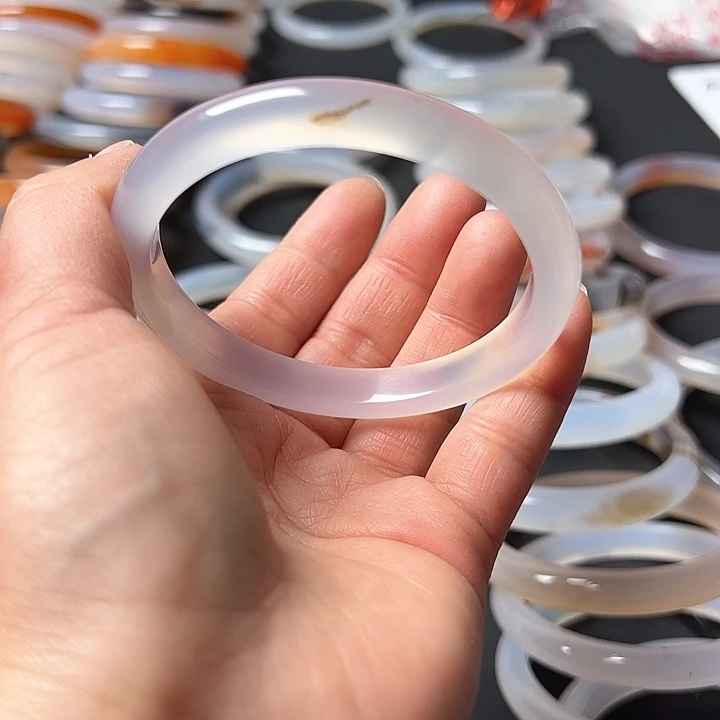 玛瑙/玉髓手镯未镶嵌刺*