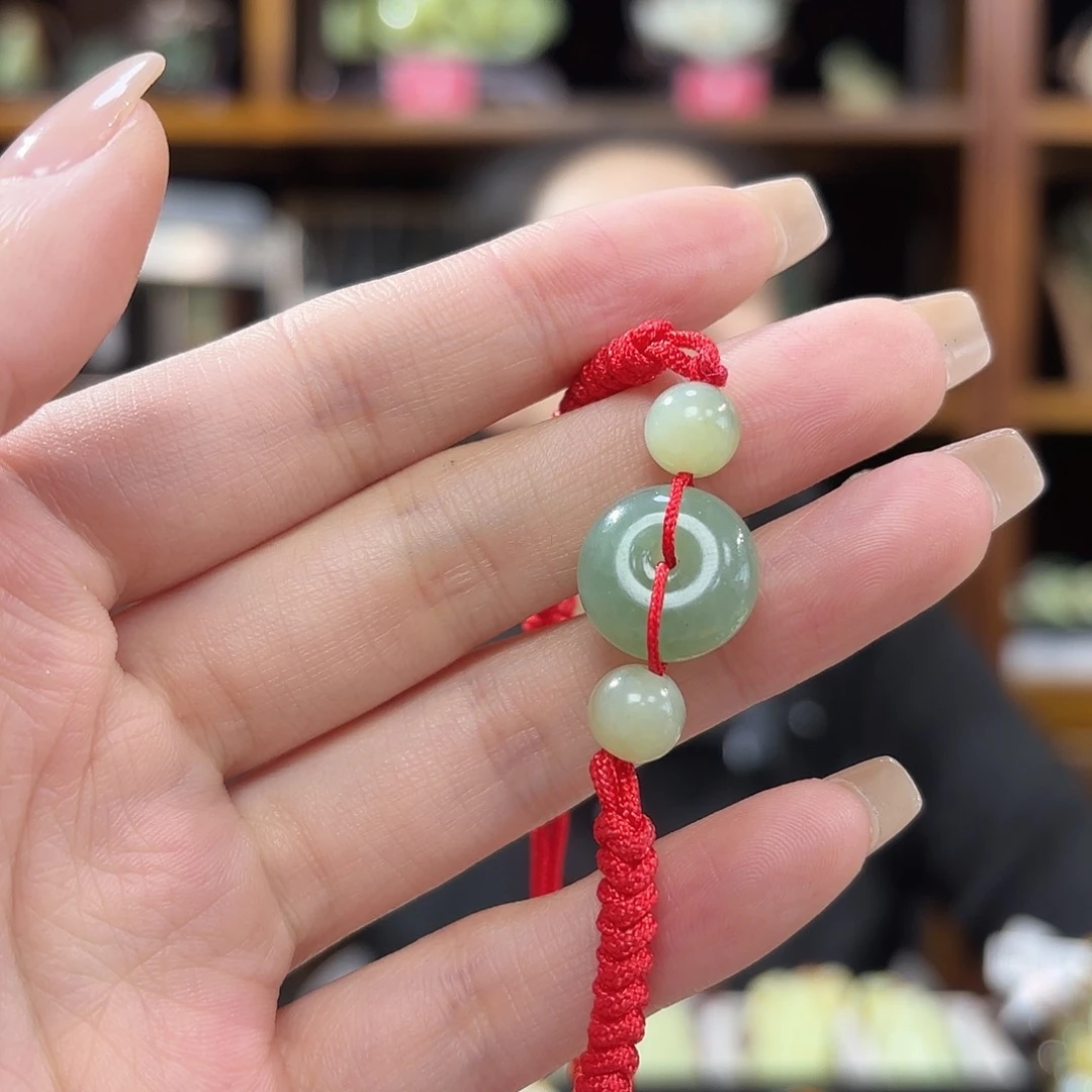 蛇纹石玉手绳手绳未镶嵌光**射