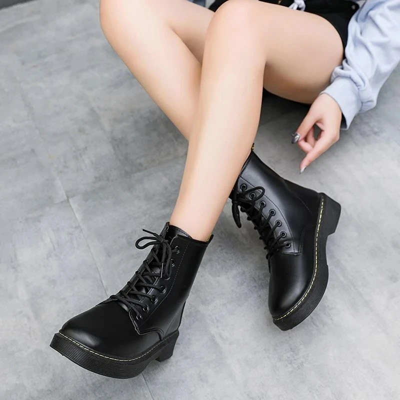 711马丁靴女低跟2024新款春秋平底单靴系带时装靴女士英伦小短靴