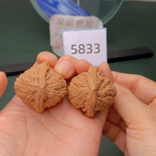 把件文玩核桃38凹底南疆石5833