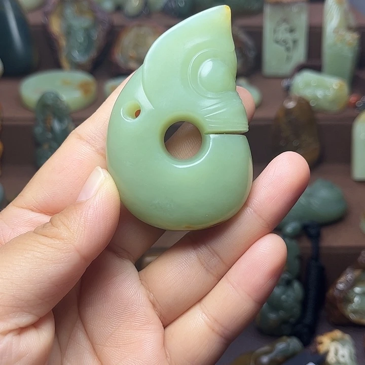 岫岩河磨玉（透闪石质玉）未镶嵌颈饰