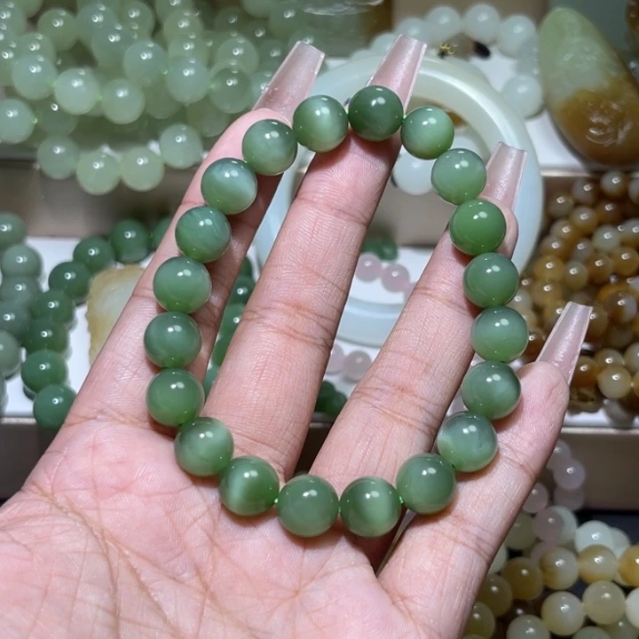 松***仔和田玉未镶嵌手链