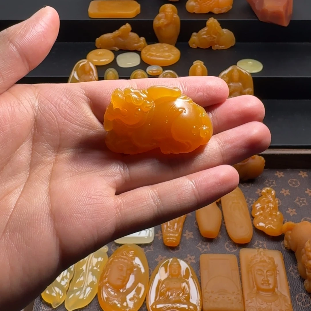 G***！石英质玉（黄龙玉）合金颈饰