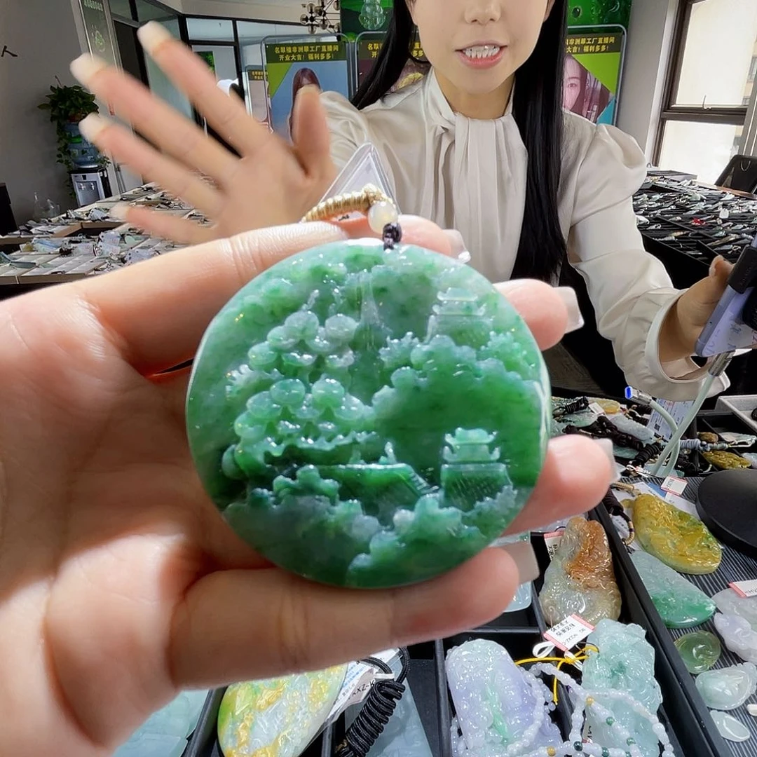 颈饰未镶嵌翡翠一个