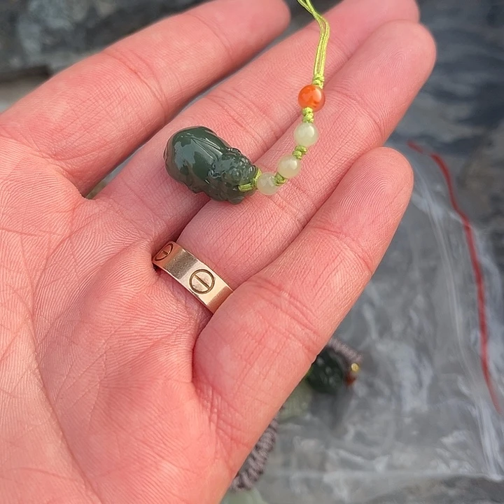 和田玉（糖玉）未镶嵌颈饰