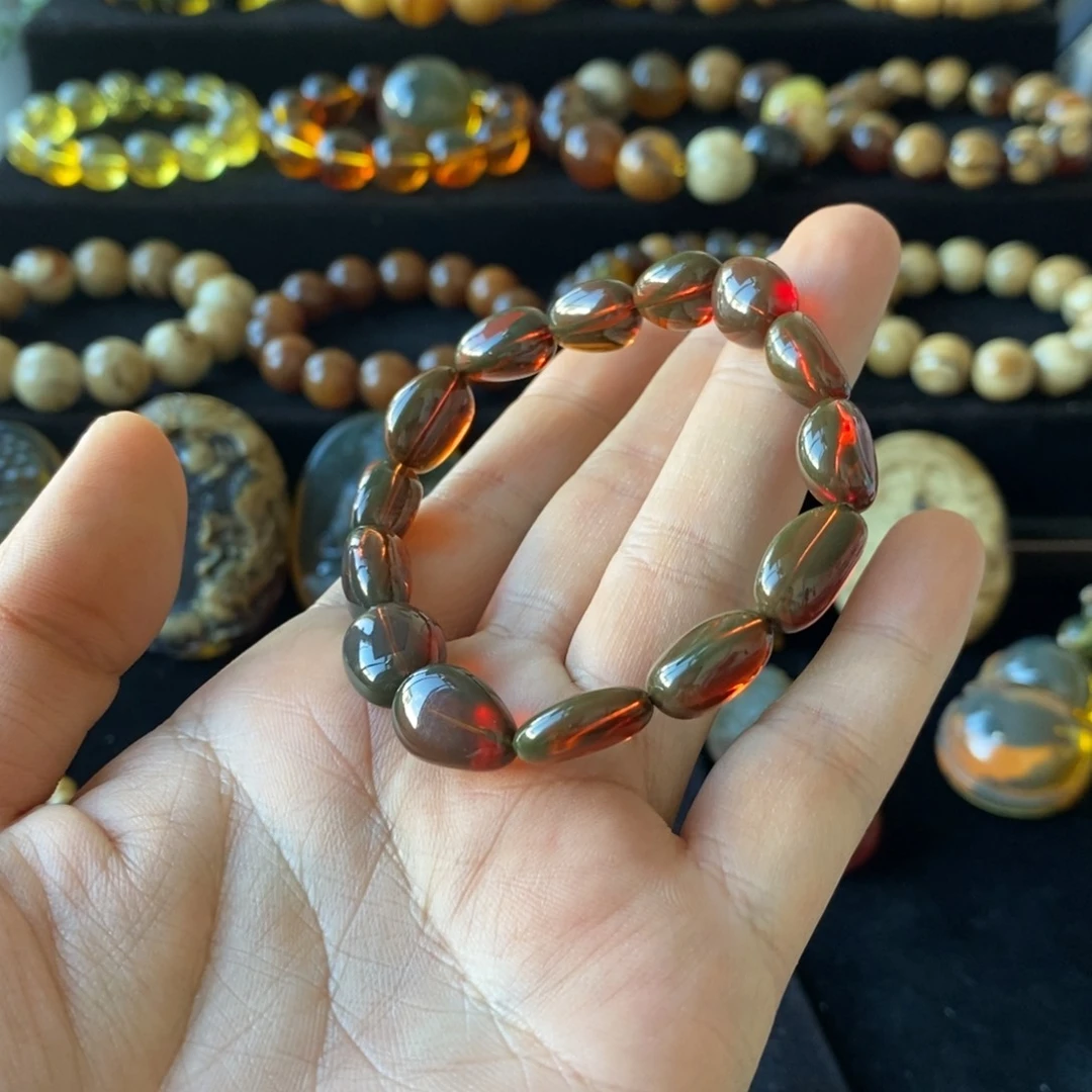 琥珀珠宝奇石未镶嵌汪*人