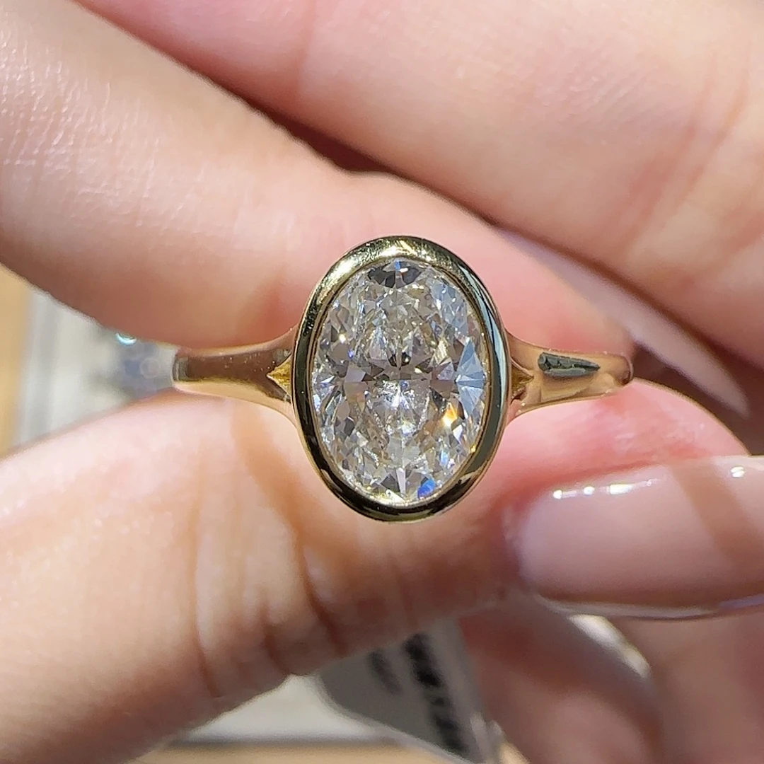 18K金镶嵌实验室培育钻石包镶椭圆1卡