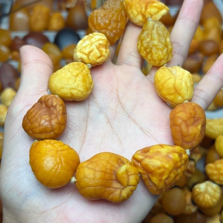 琥珀未镶嵌裸石天然蜜蜡