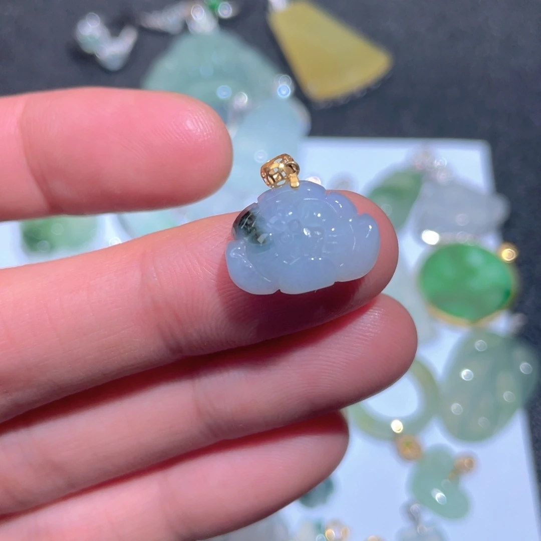 翡翠颈饰18K金镶嵌翡翠