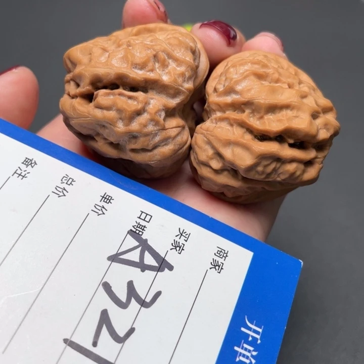 核桃四开三角啊39 41 32.5
