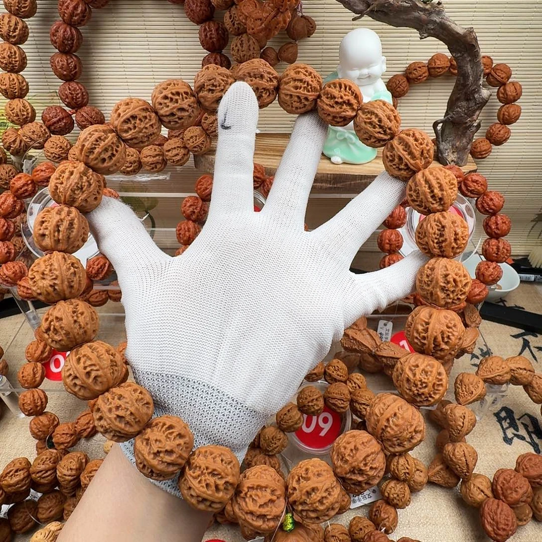 佑***哥吊坠桃核高货手持！！！！！