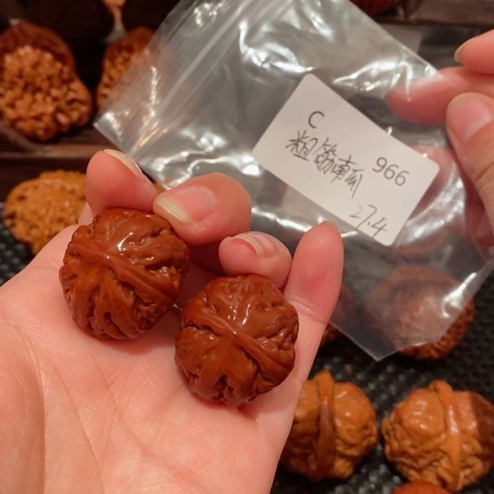 文玩核桃把件裹****士精品