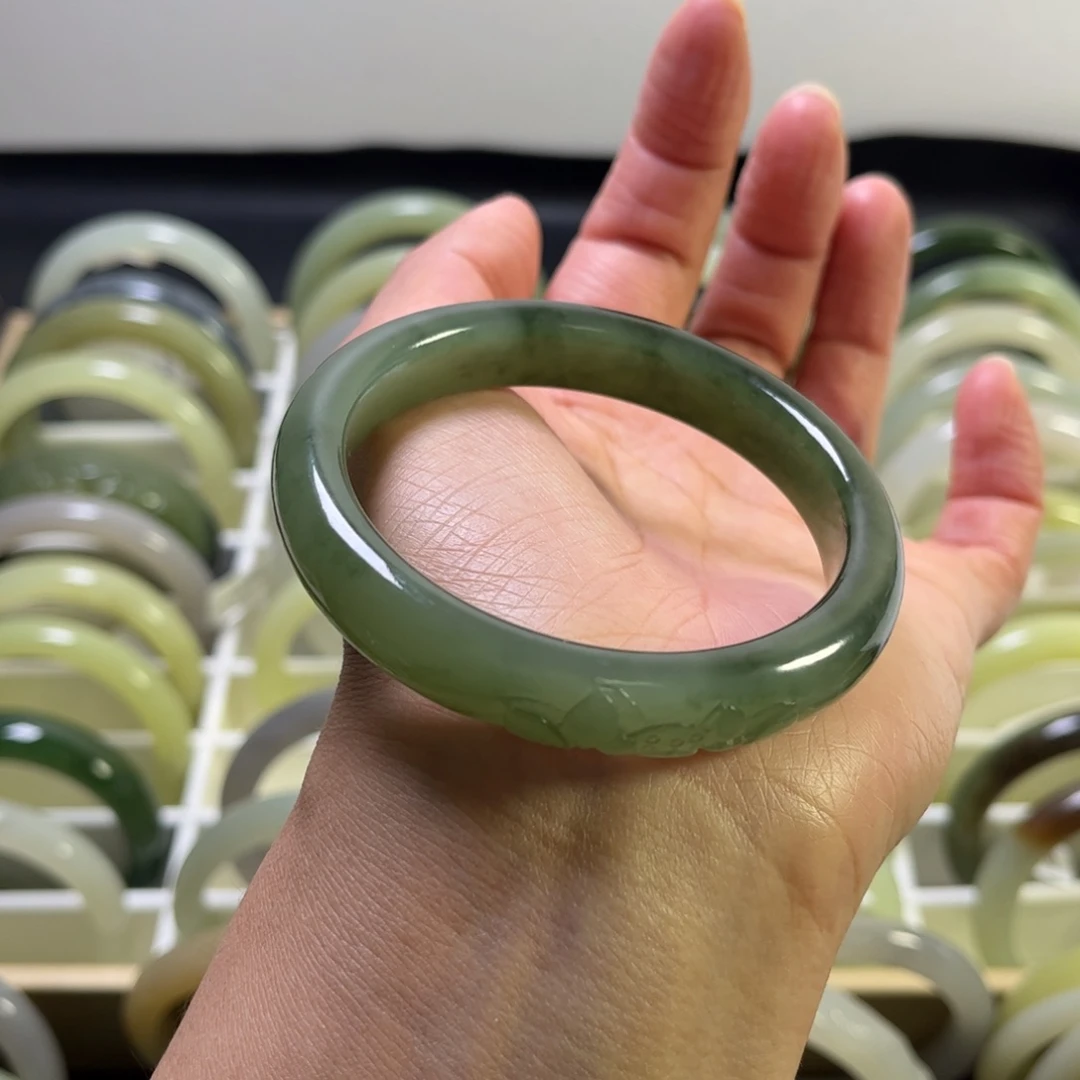 和田玉未镶嵌手镯55圈