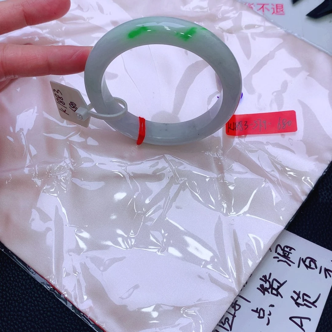 未镶嵌手镯翡翠缅甸翡翠手镯