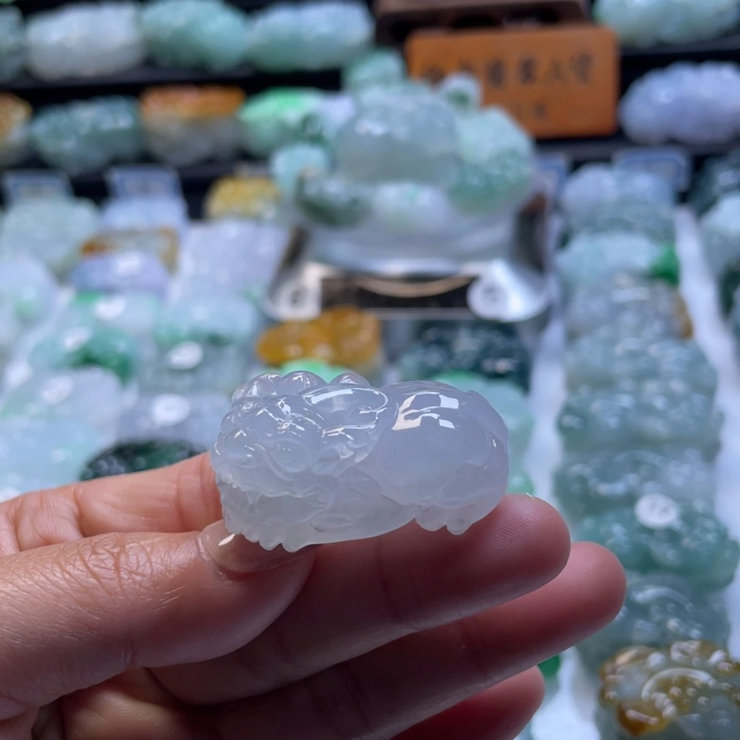 翡翠颈饰未镶嵌貔貅