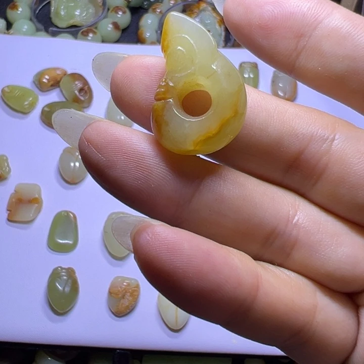 和田玉（糖玉）未镶嵌颈饰