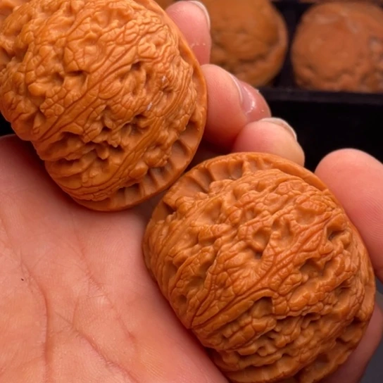 文玩核桃把件秦岭山脉核桃