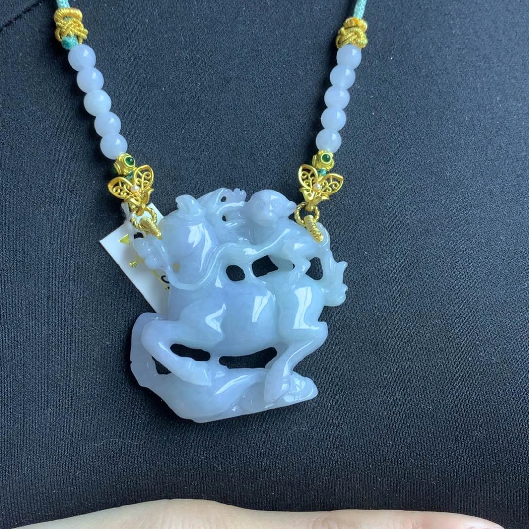 翡翠颈饰未镶嵌翡翠