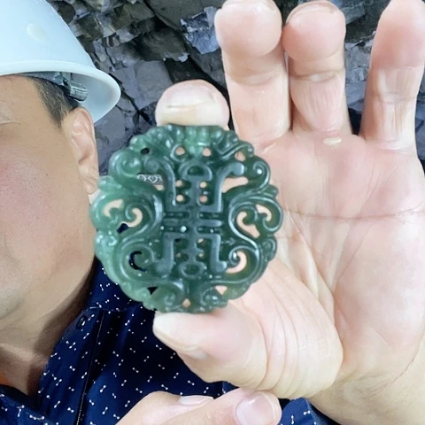 蛇纹石玉未镶嵌珠宝半成品