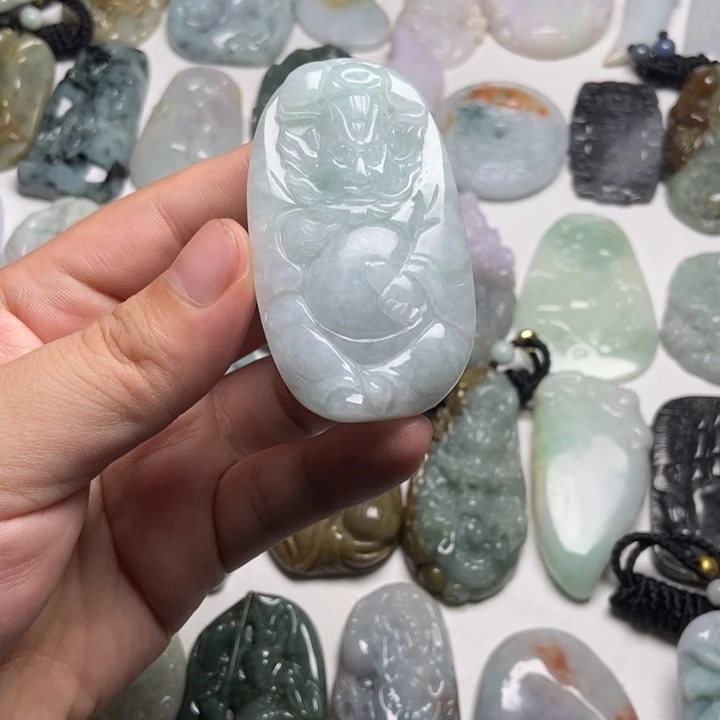 翡翠未镶嵌颈饰钟馗70