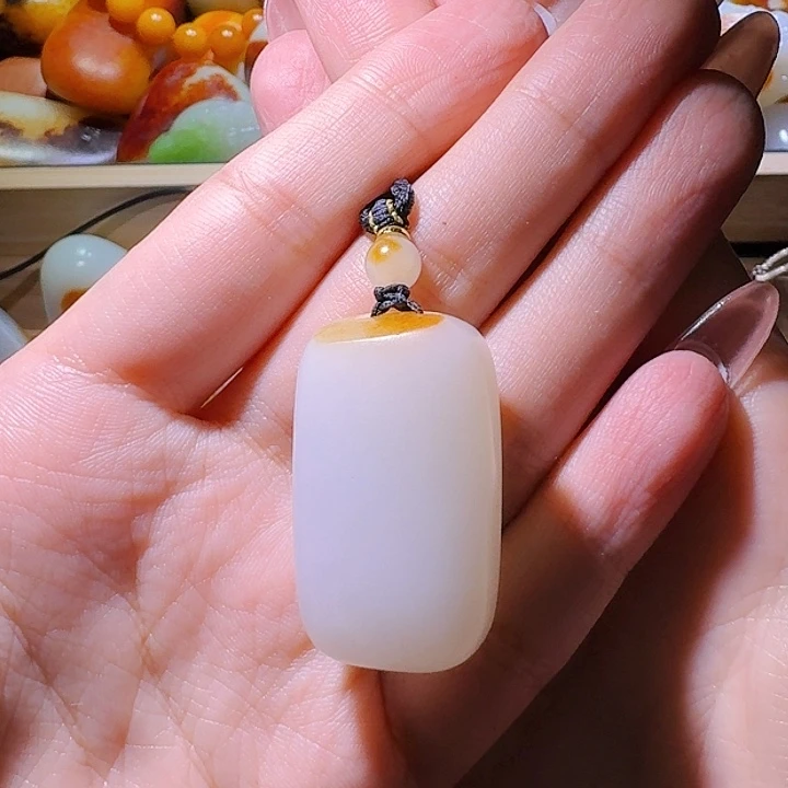 和田玉挂件未镶嵌东****包