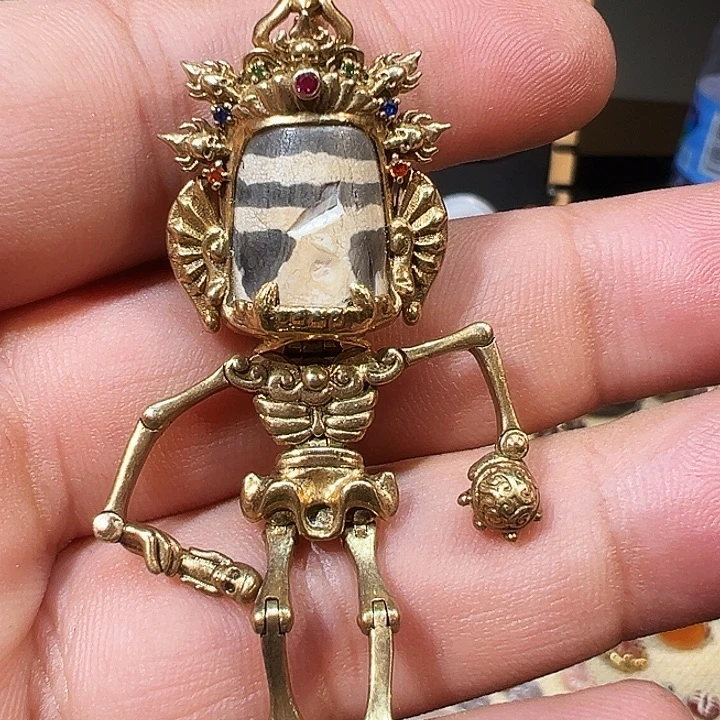 木***光配饰配饰。