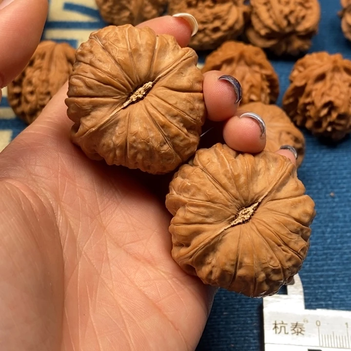 吴***人文玩核桃吊坠南瓜墩