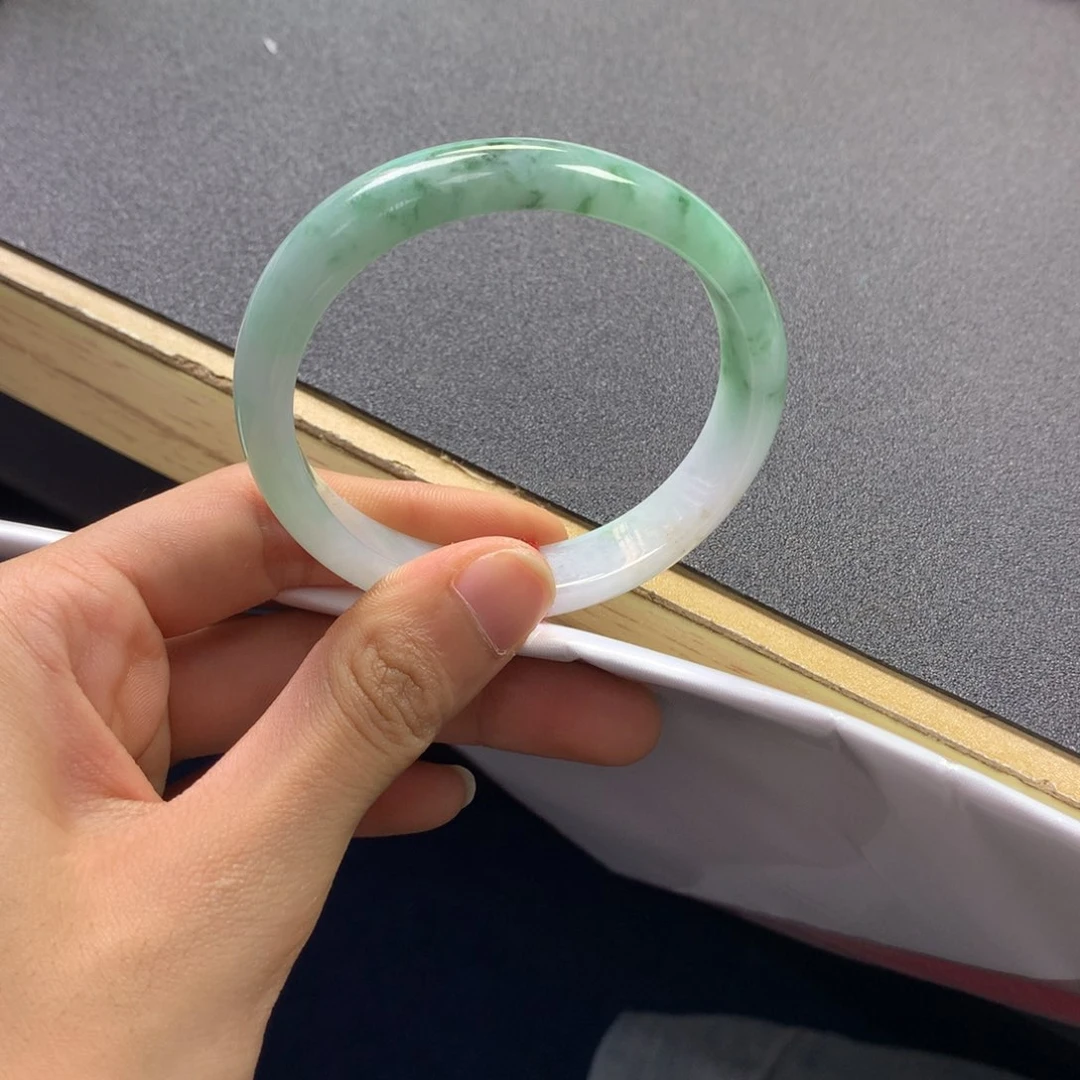未镶嵌手镯翡翠福利
