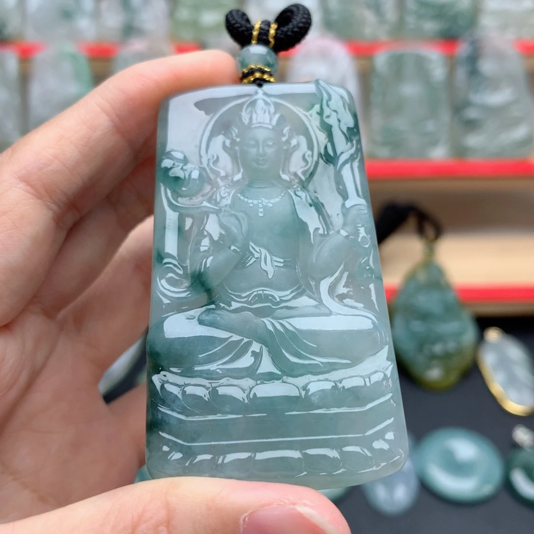 翡翠未镶嵌颈饰虚空