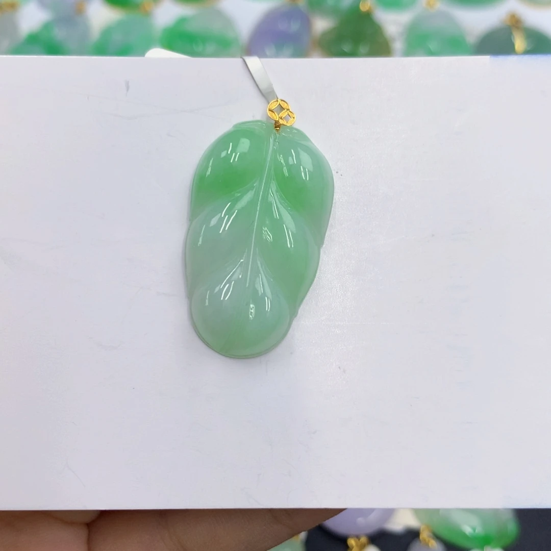 颈饰18K金镶嵌翡翠翡翠
