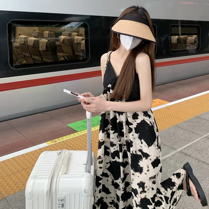 法式港味复古chic长裙赫本风气质显瘦黑色碎花吊带连衣裙子女夏季