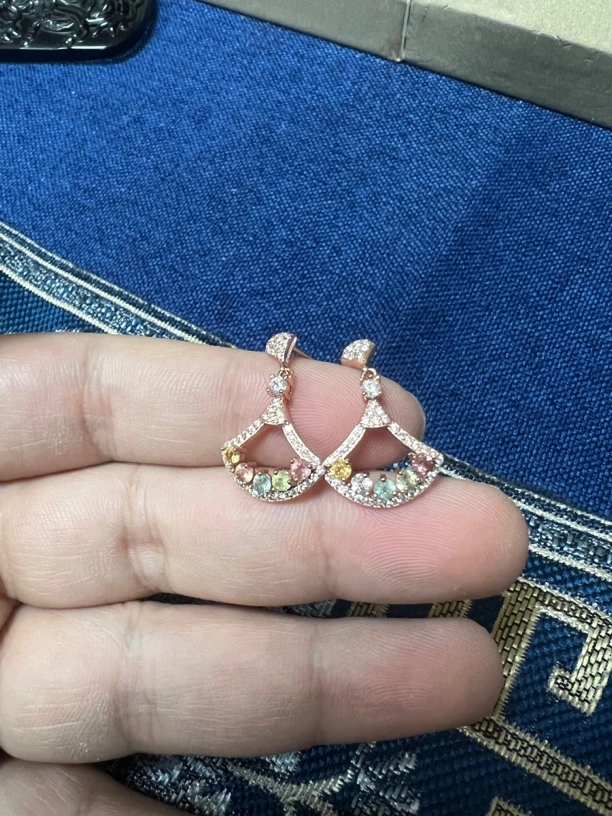 天然碧玺银耳钉，人间彩虹！