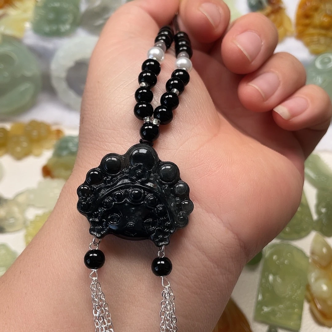 蛇纹石玉未镶嵌颈饰