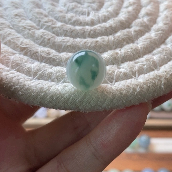 未镶嵌定制翡翠飘花圆珠 卡12.6