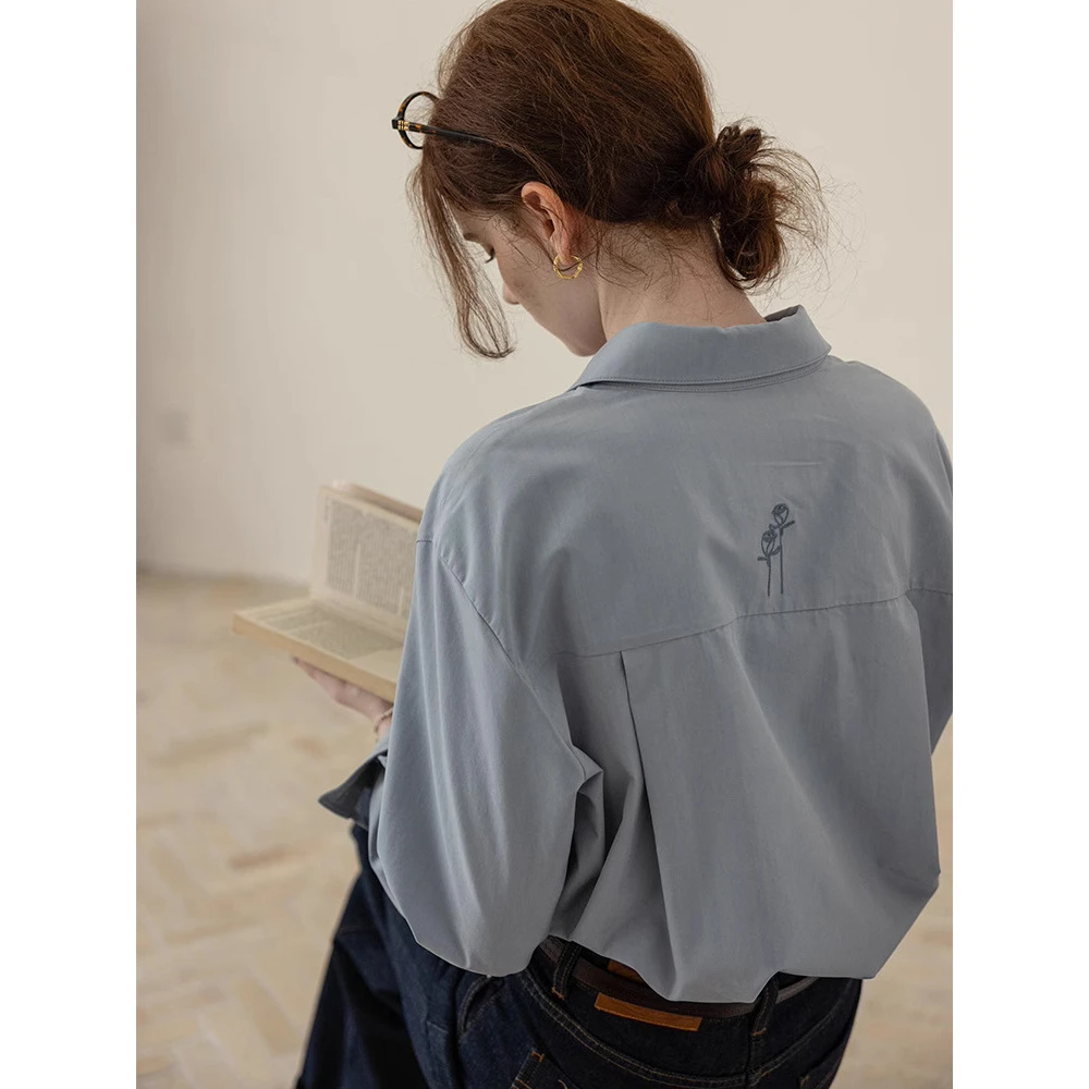 靓依轩 “弗里达的玫瑰”绒面锻感 后背绣花法式通勤长袖衬衫女潮