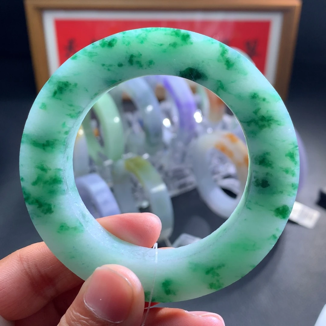 C***g定制翡翠未镶嵌手镯