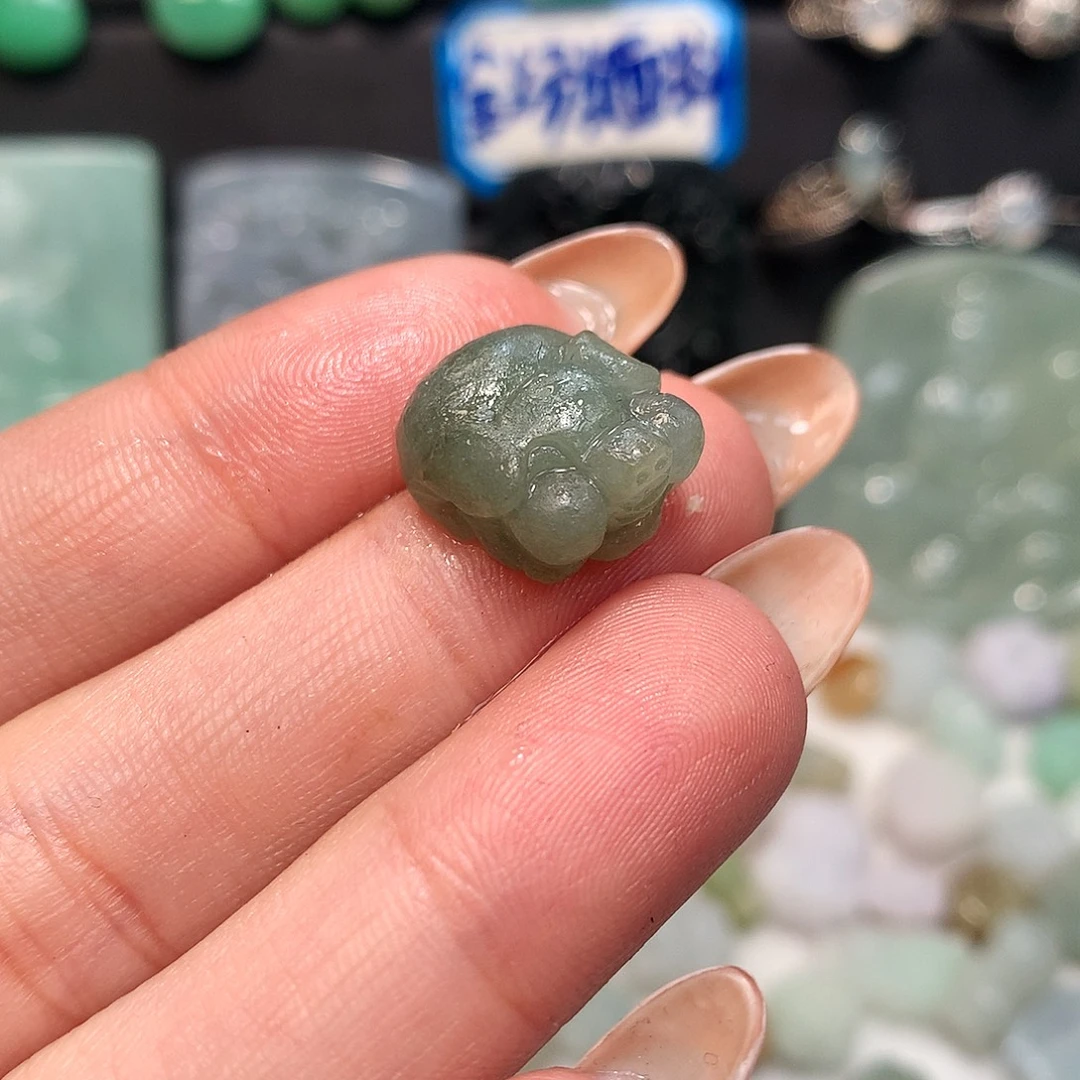 翡翠裸石毛货小猪