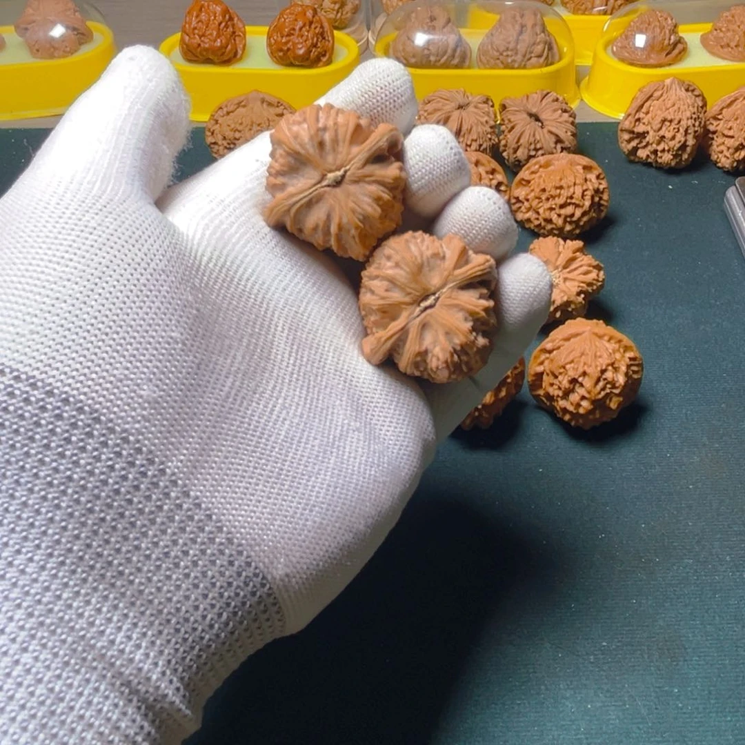 文玩核桃把件水**孩三角白37