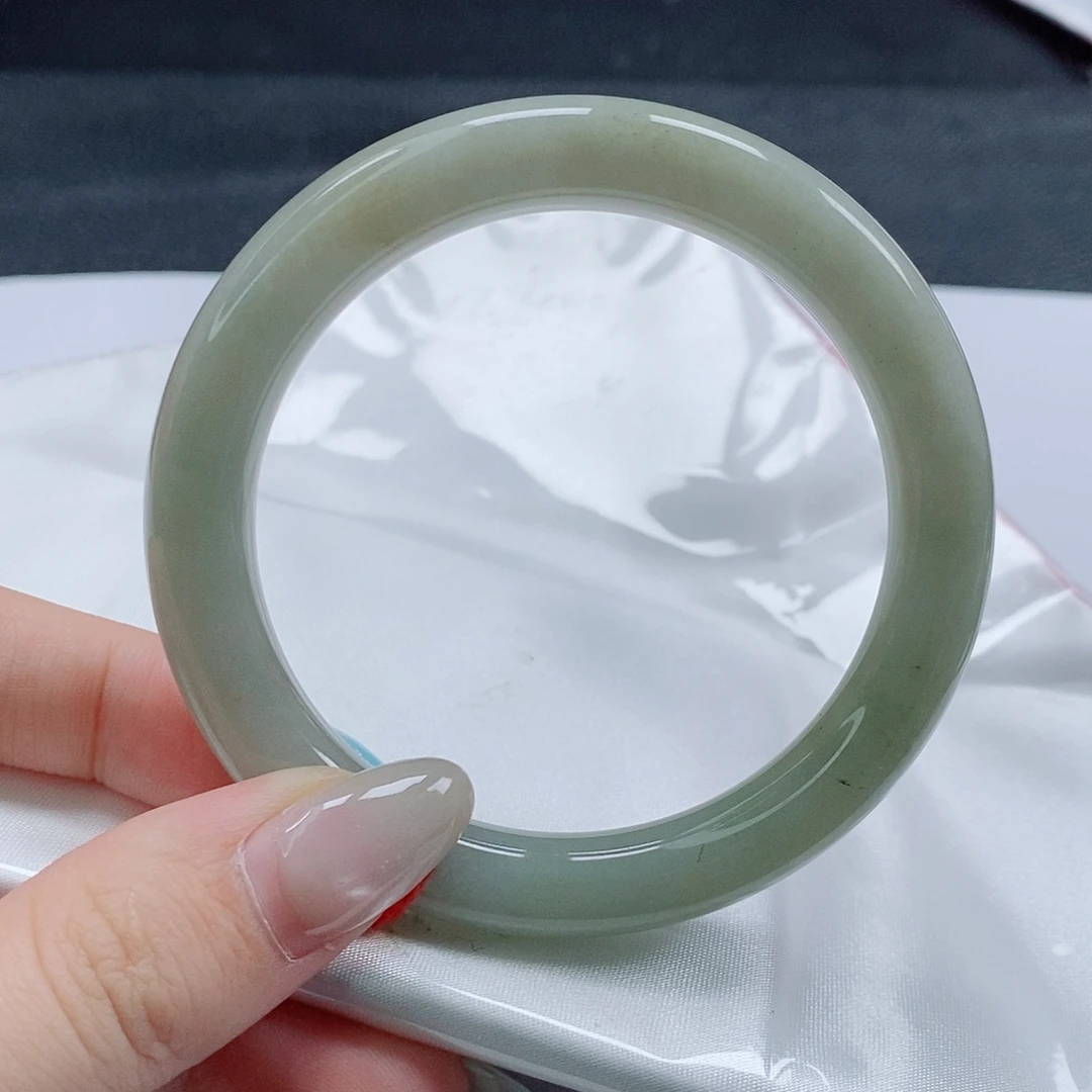 【闪购商品】未镶嵌手镯（圆镯）翡翠496号