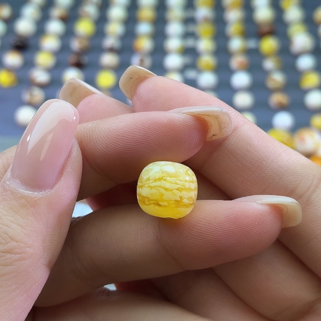琥珀未镶嵌裸石12.7mm