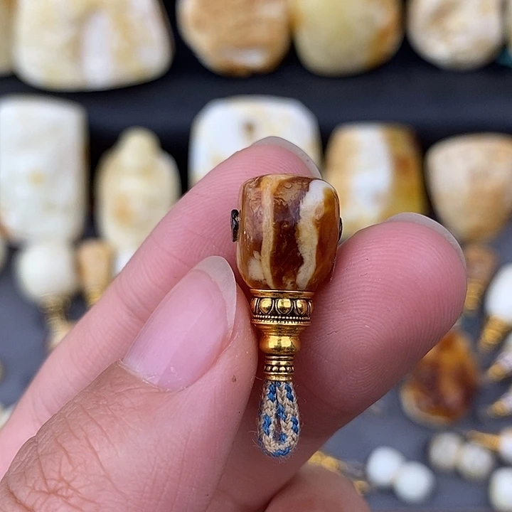 琥珀未镶嵌裸石10金塔三通c222