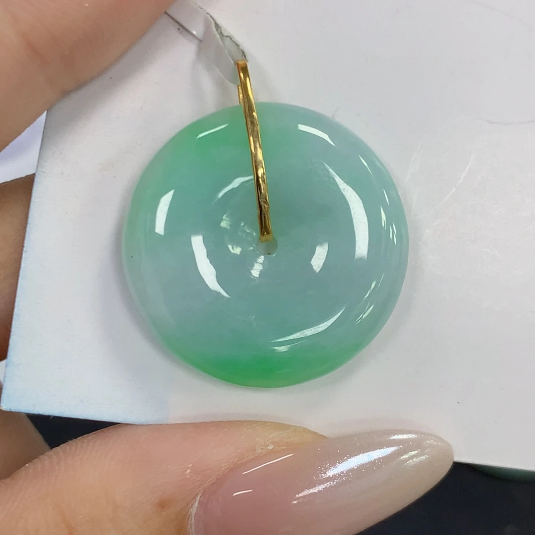 颈饰18K金镶嵌翡翠