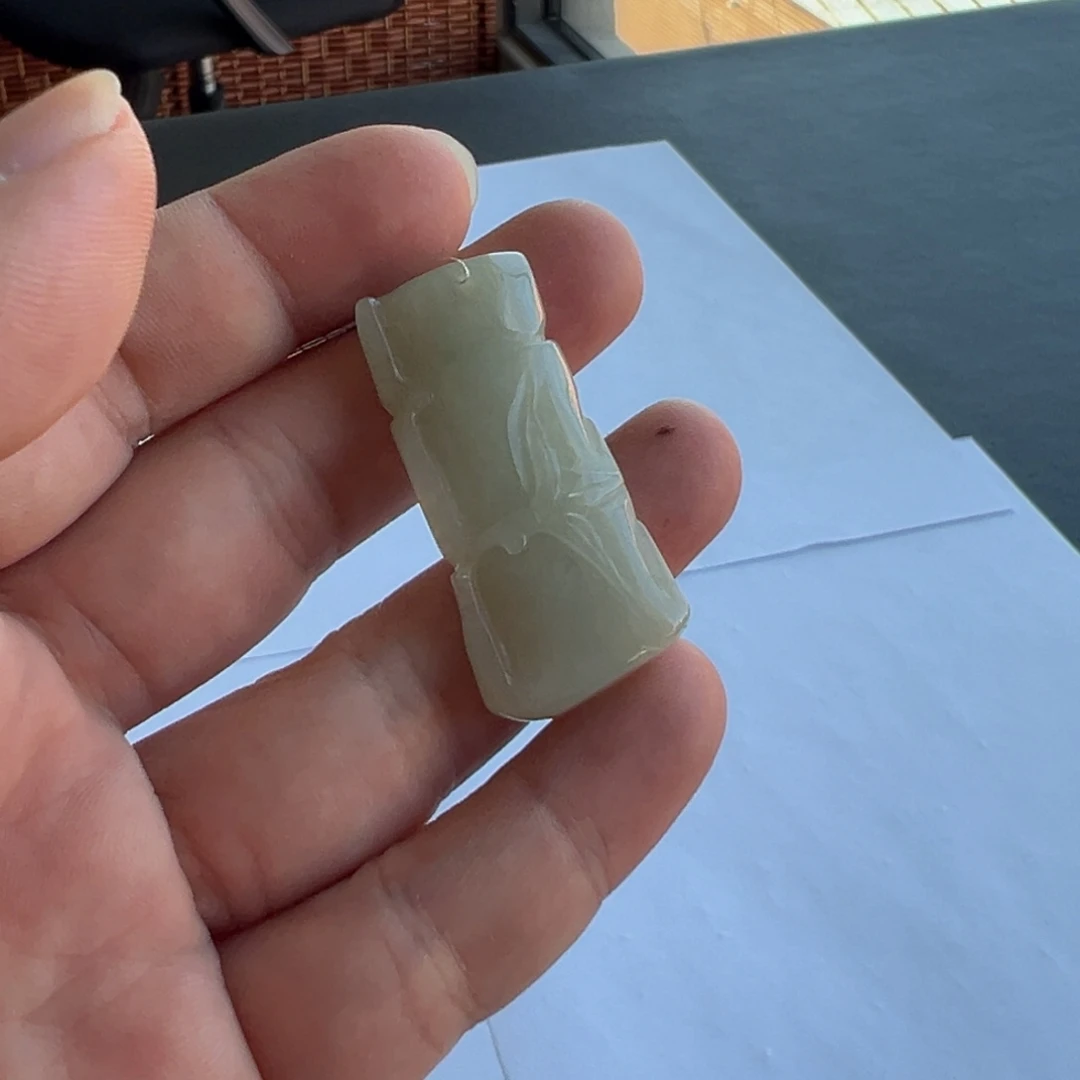 翡翠未镶嵌颈饰竹节