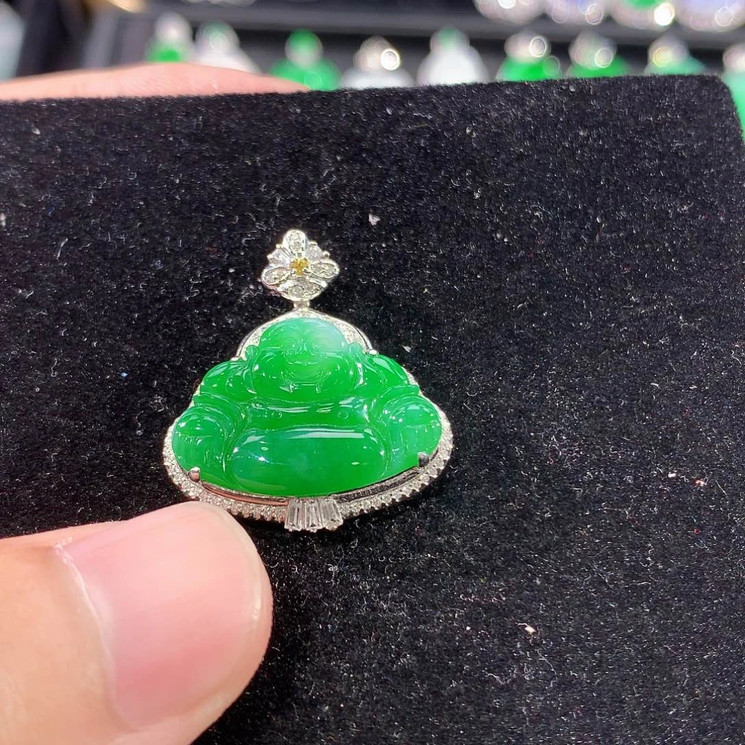 翡翠18K金镶嵌颈饰