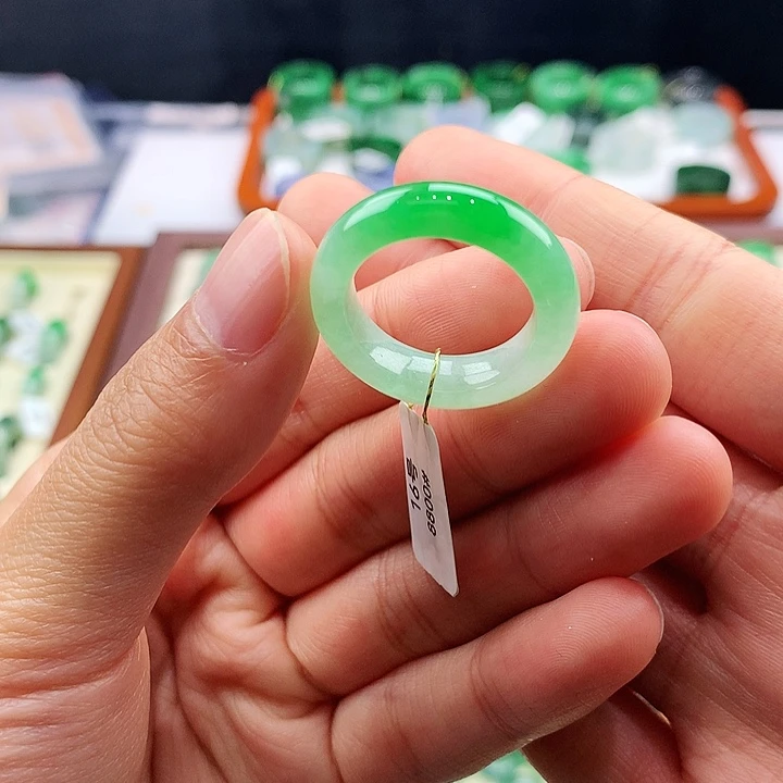 翡翠未镶嵌戒指16号