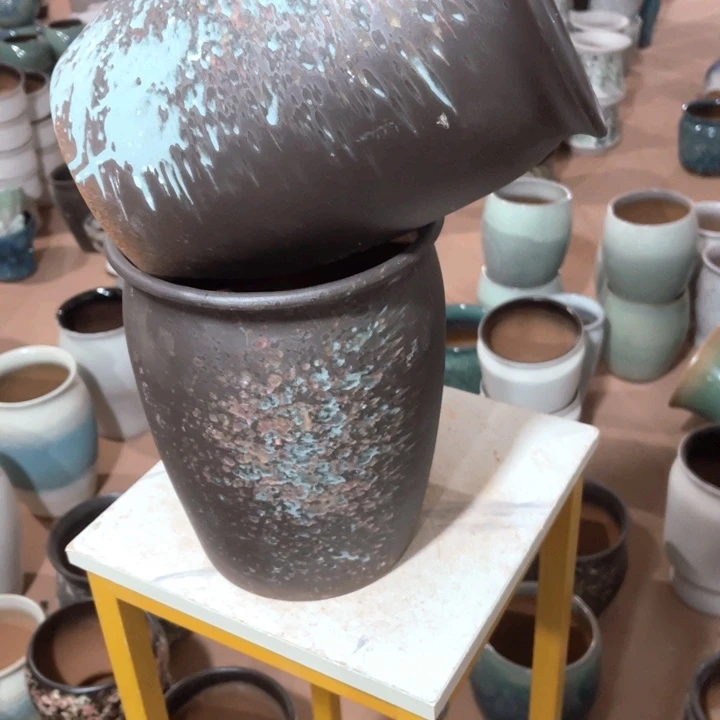 紫砂花盆口径20高度25两只小瑕疵