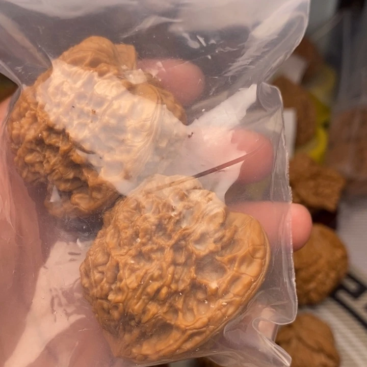 吊坠文玩核桃渡****恶南疆石42